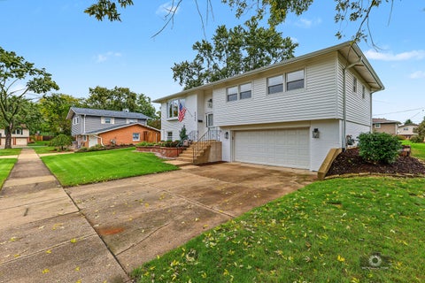 Tiny photo for 5909 El Morro Court, Oak Forest, IL 60452 (MLS # 12774013)