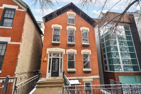 1551 N Honore Street Chicago IL 60622