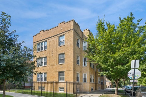Photo of 3337 W Byron Street #1, Chicago, IL 60618 (MLS # 12759860)