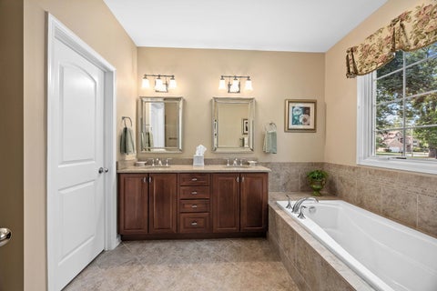 Tiny photo for 1657 Hickory Drive, Hoffman Estates, IL 60192 (MLS # 12749325)