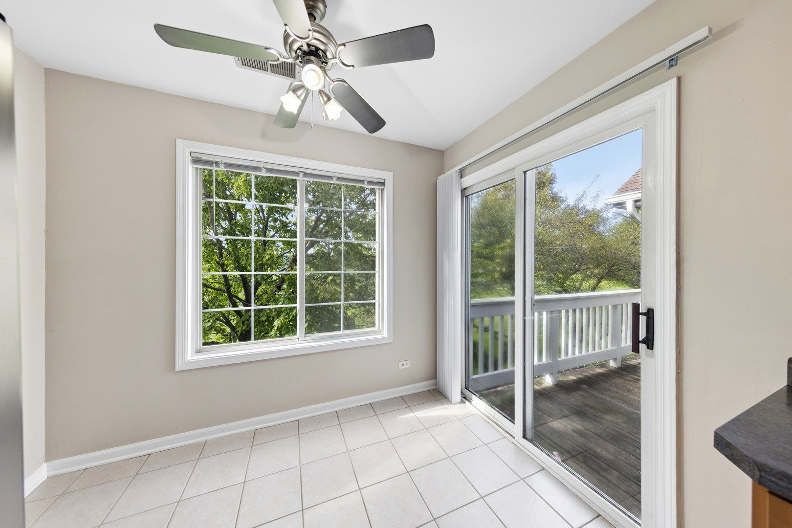 240 Ashbury Lane W 6