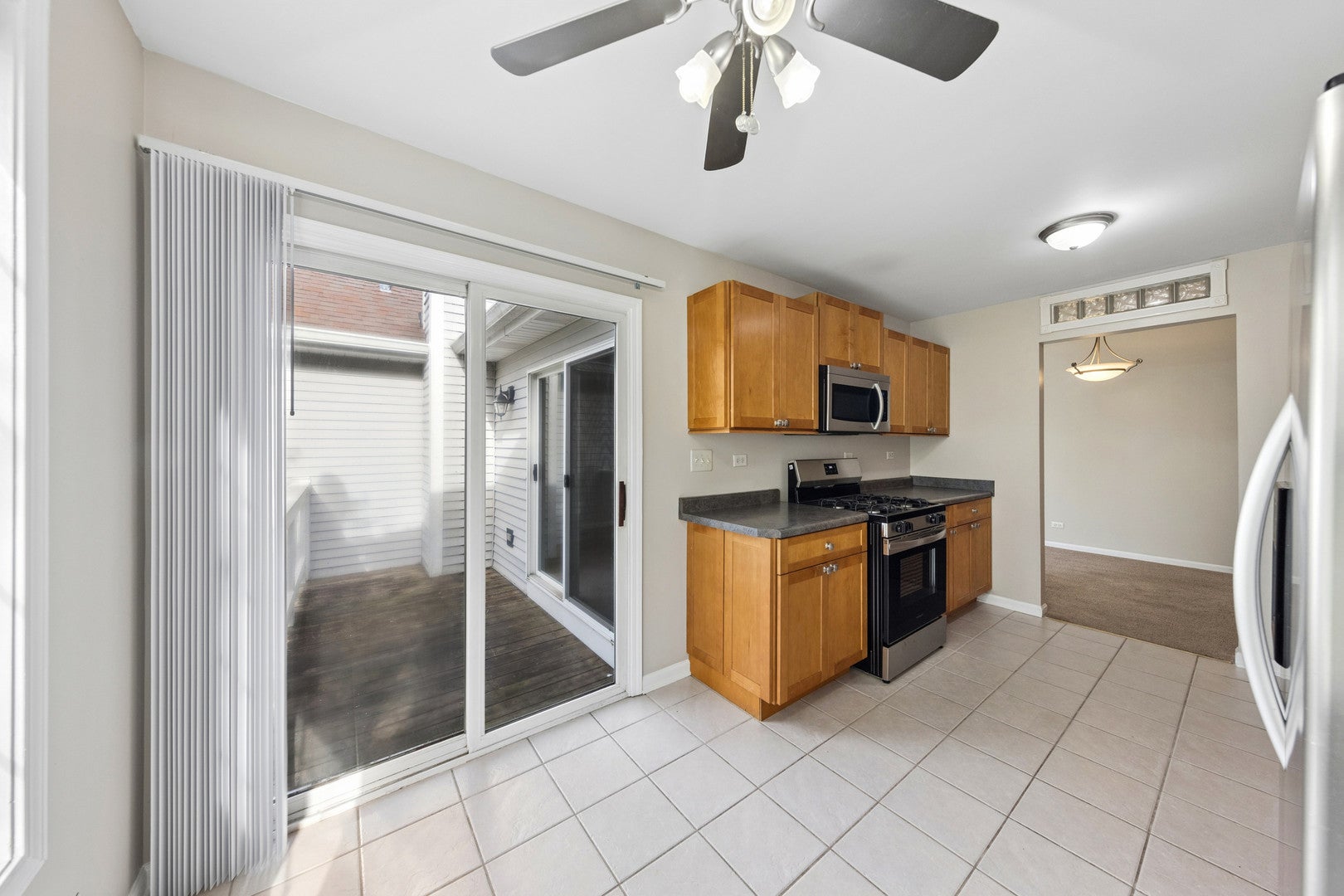 240 Ashbury Lane W 6