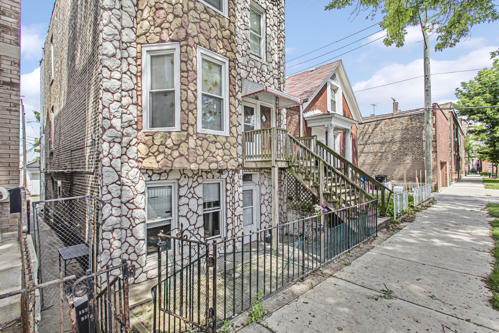 3520 S WINCHESTER Avenue