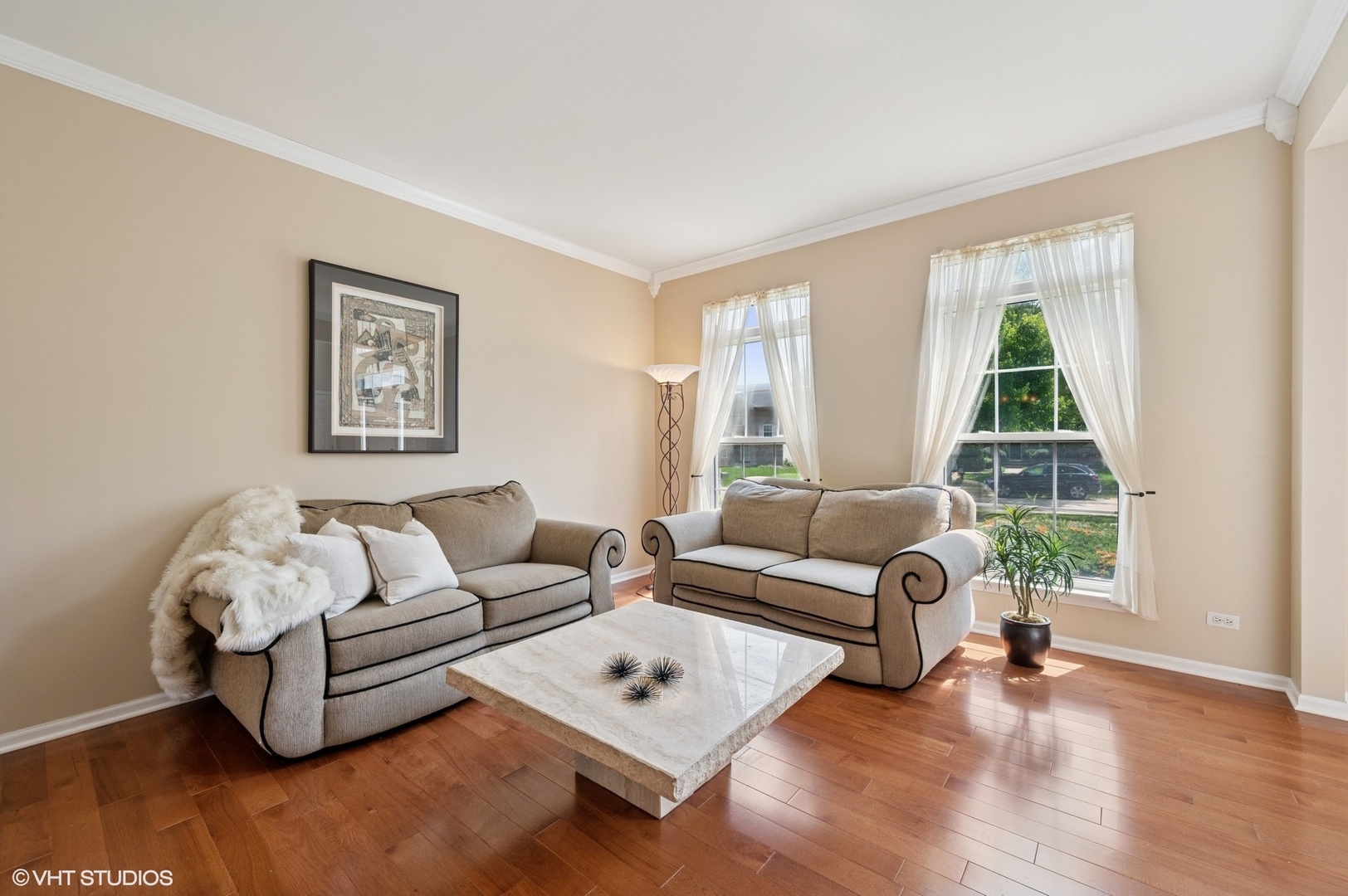 2673 Dunrobin Circle