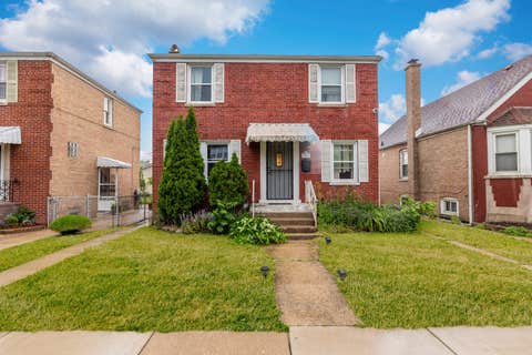 Photo of 3544 W 63RD Place, Chicago, IL 60629 (MLS # 12741204)
