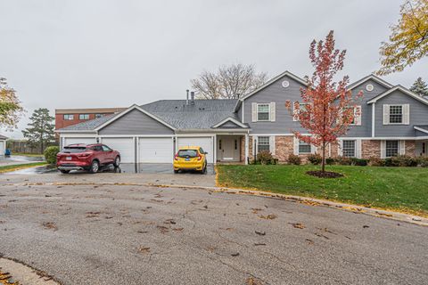 Tiny photo for 759 Sterling Court #A2, Bartlett, IL 60103 (MLS # 12496614)