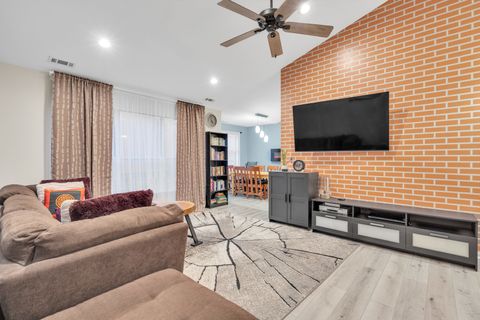 Tiny photo for 759 Sterling Court #A2, Bartlett, IL 60103 (MLS # 12496614)