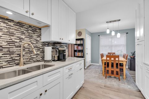 Tiny photo for 759 Sterling Court #A2, Bartlett, IL 60103 (MLS # 12496614)