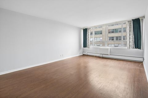 Tiny photo for 6171 N Sheridan Road #2104, Chicago, IL 60660 (MLS # 12686319)