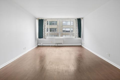Tiny photo for 6171 N Sheridan Road #2104, Chicago, IL 60660 (MLS # 12686319)