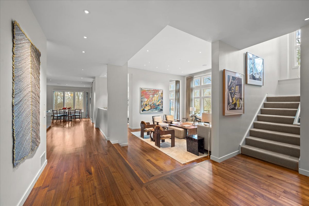 1643 Sylvester Place