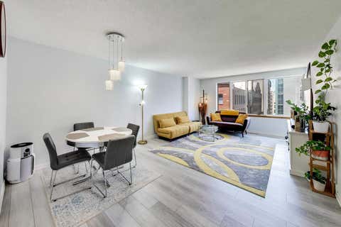 Tiny photo for 801 S Plymouth Court #913, Chicago, IL 60605 (MLS # 12682828)
