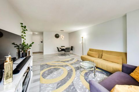 Tiny photo for 801 S Plymouth Court #913, Chicago, IL 60605 (MLS # 12682828)