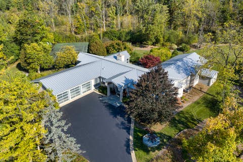 Photo of 1551 Mill Trail, Highland Park, IL 60035 (MLS # 12714956)