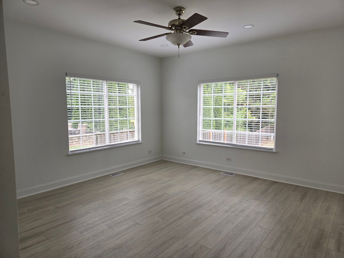 117 WOODLAND PARK Circle