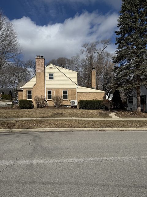 Tiny photo for 318 2nd Avenue, Libertyville, IL 60048 (MLS # 12609304)