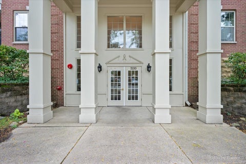 Tiny photo for 3100 TOWN SQUARE Drive #101, Rolling Meadows, IL 60008 (MLS # 12792547)