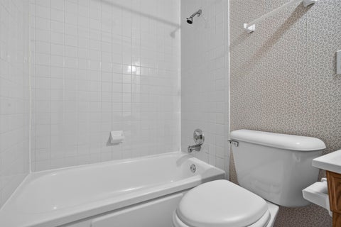 Tiny photo for 701 W Maude Avenue, Arlington Heights, IL 60004 (MLS # 12733657)