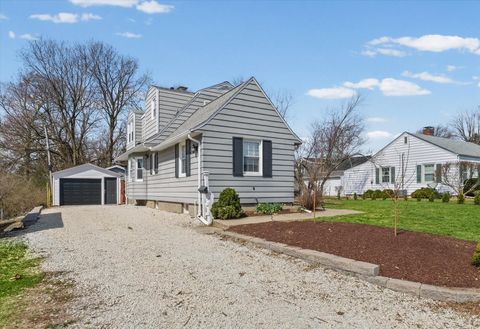 Photo of 605 S Russell St, Champaign, IL 61821 (MLS # 12601564)