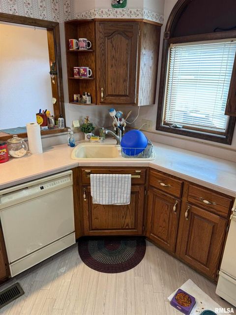 Tiny photo for 8424 Bolen Store Road, Thompsonville, IL 62890 (MLS # EB460566)