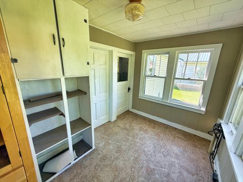 Tiny photo for 426 S Locust Street, Flora, IL 62839 (MLS # 12641616)