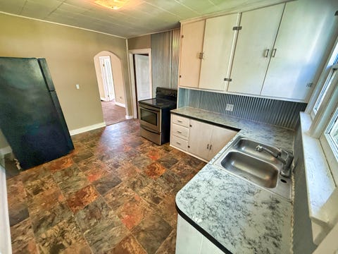 Tiny photo for 426 S Locust Street, Flora, IL 62839 (MLS # 12641616)