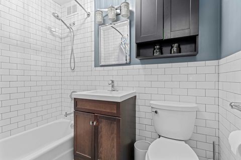 Tiny photo for 555 W Cornelia Avenue #1004, Chicago, IL 60657 (MLS # 12462300)
