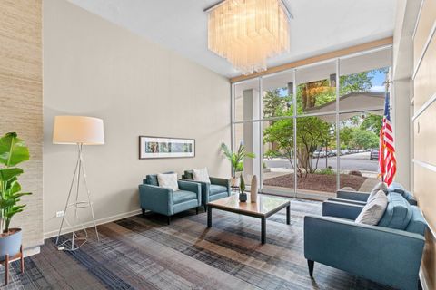 Tiny photo for 555 W Cornelia Avenue #1004, Chicago, IL 60657 (MLS # 12462300)