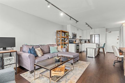 Tiny photo for 555 W Cornelia Avenue #1004, Chicago, IL 60657 (MLS # 12462300)