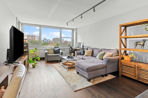 Tiny photo for 555 W Cornelia Avenue #1004, Chicago, IL 60657 (MLS # 12462300)