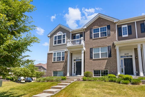 Photo of 911 Charlton Lane, Naperville, IL 60563 (MLS # 12667538)