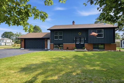 Photo of 16 W Carol Avenue, Cortland, IL 60112 (MLS # 12722708)