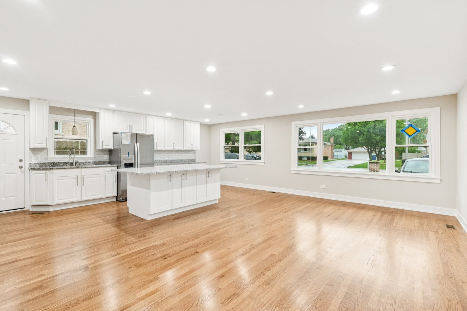 6437 W 82nd Street