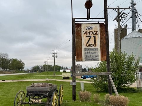 803 W Stagecoach Trail Yorkville IL 60560