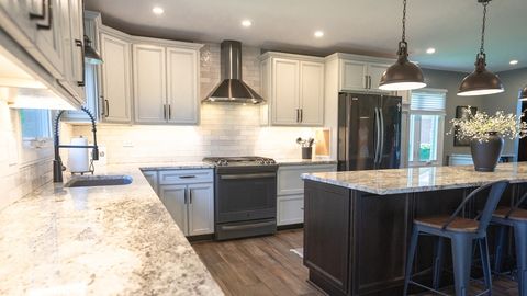 Tiny photo for 17631 Dover Court, Tinley Park, IL 60487 (MLS # 12475406)