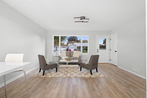 Tiny photo for 4304 Clearview Drive, McHenry, IL 60050 (MLS # 12484940)