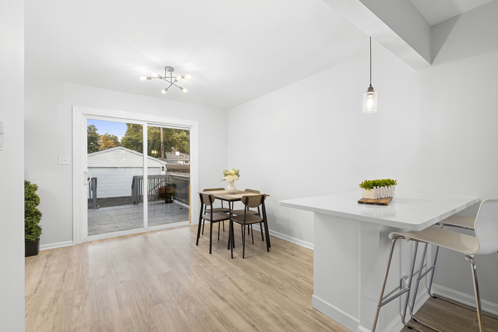 McHenry, Illinois 60050, United States, 3 Bedrooms Bedrooms, ,1 BathroomBathrooms,Residential,Active,220281