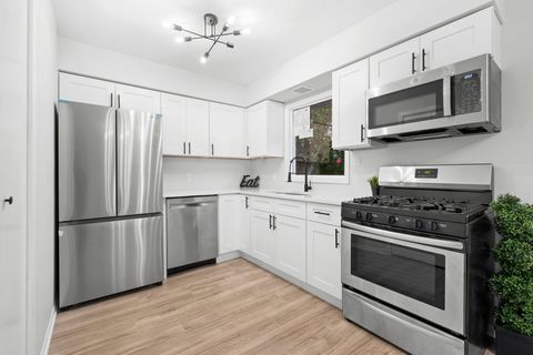 Tiny photo for 4304 Clearview Drive, McHenry, IL 60050 (MLS # 12484940)