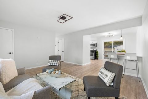 Tiny photo for 4304 Clearview Drive, McHenry, IL 60050 (MLS # 12484940)