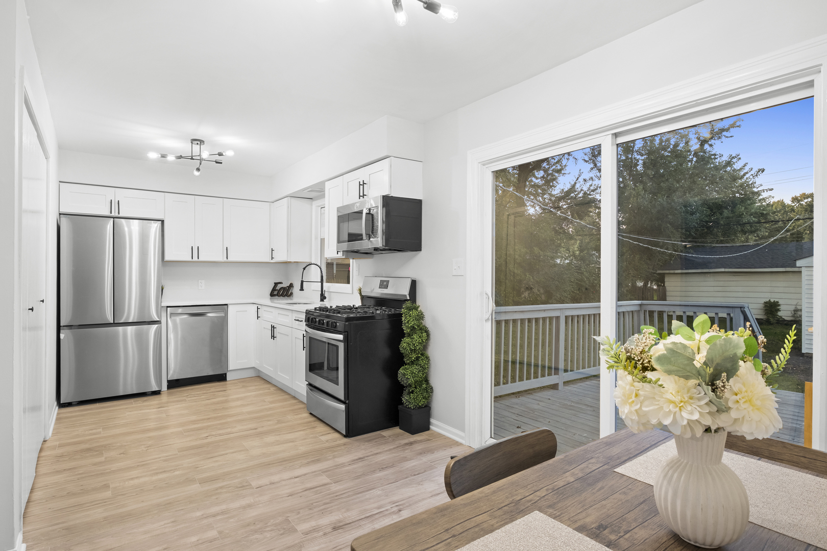 McHenry, Illinois 60050, United States, 3 Bedrooms Bedrooms, ,1 BathroomBathrooms,Residential,Active,220281