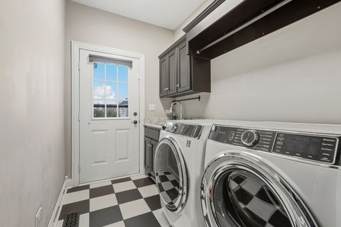 Tiny photo for 2109 Viewside Drive, New Lenox, IL 60451 (MLS # 12549257)