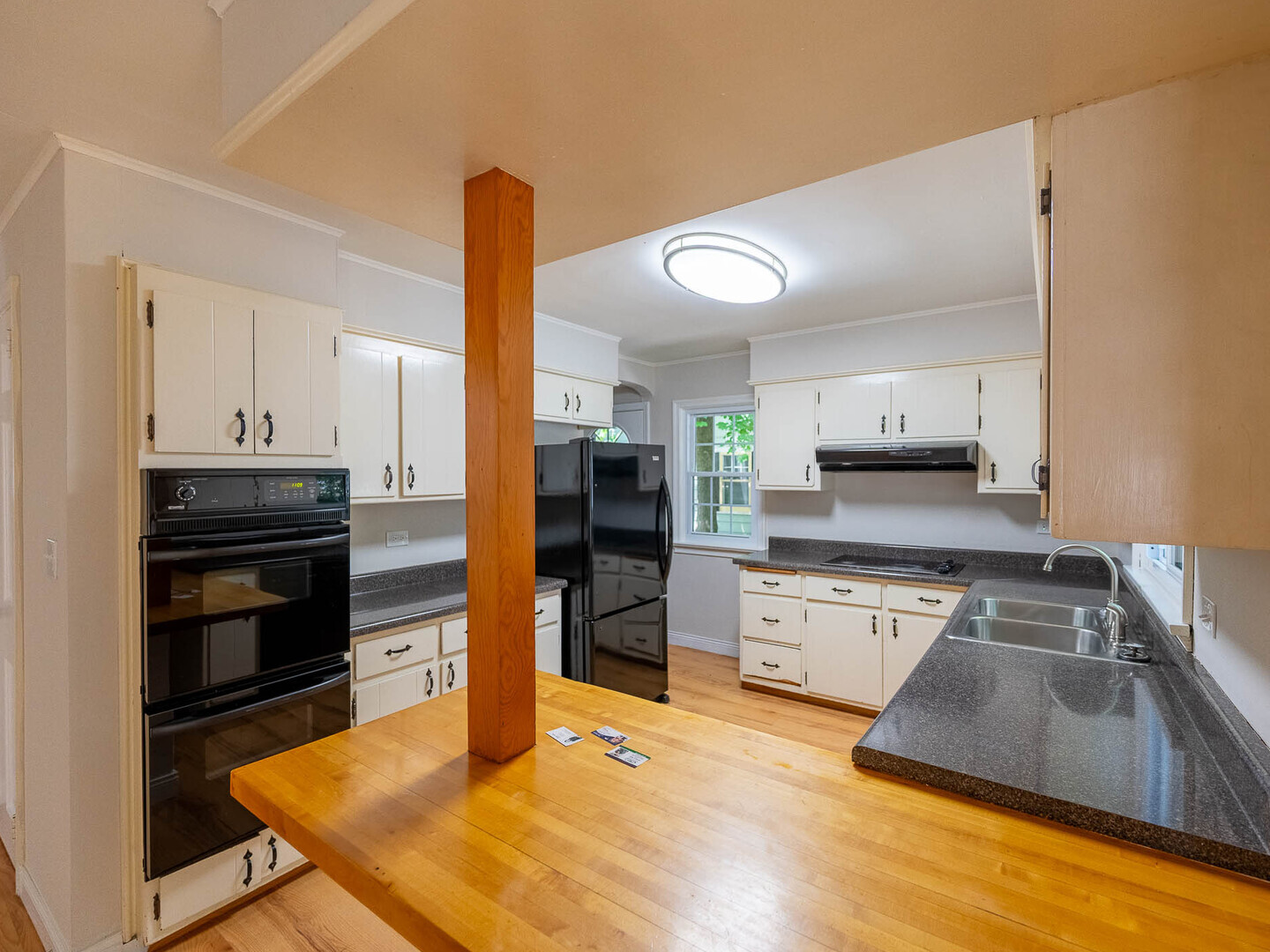516 Colville Place