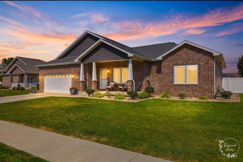 Photo of 2020 Summerfield Lane, Bourbonnais, IL 60914 (MLS # 12722119)