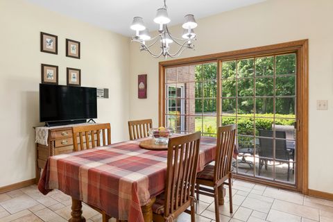 Tiny photo for 130 N Buckingham Drive, Sugar Grove, IL 60554 (MLS # 12680632)