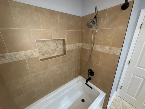 Tiny photo for 6414 Kingsbridge Drive, Cary, IL 60013 (MLS # 12580272)