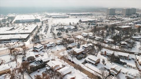 Tiny photo for 1718 S Ridge Drive, Arlington Heights, IL 60005 (MLS # 12531249)