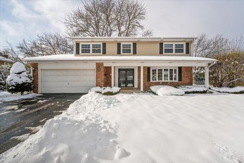 Photo of 1718 S Ridge Drive, Arlington Heights, IL 60005 (MLS # 12531249)