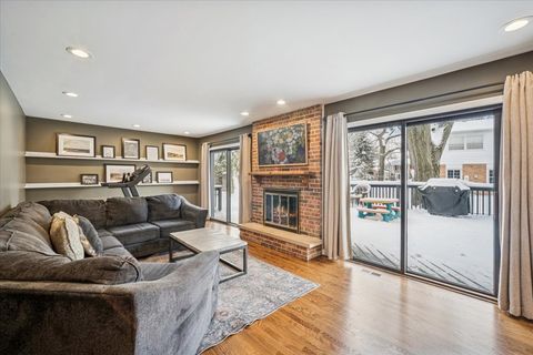 Tiny photo for 1718 S Ridge Drive, Arlington Heights, IL 60005 (MLS # 12531249)