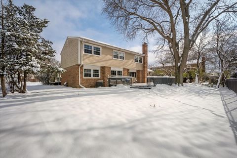 Tiny photo for 1718 S Ridge Drive, Arlington Heights, IL 60005 (MLS # 12531249)