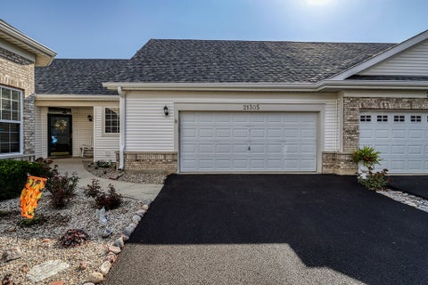 Photo of 21305 HIDDEN LAKE Court #21305, Crest Hill, IL 60403 (MLS # 12784543)